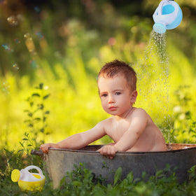 Sosation curved-handle watering can for kids, easy to hold and pour