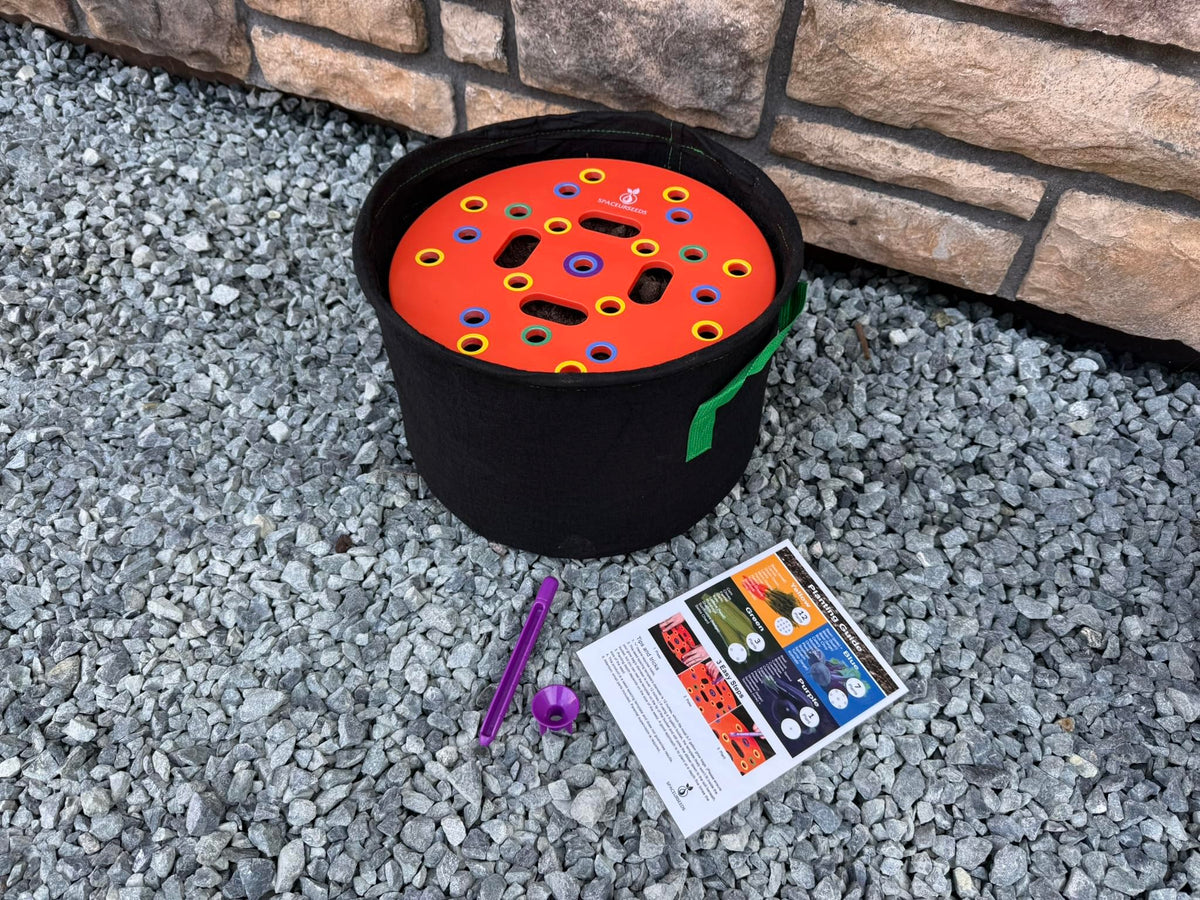 Spaceurseeds makes a thoughtful gift for gardeners who enjoy growing food.