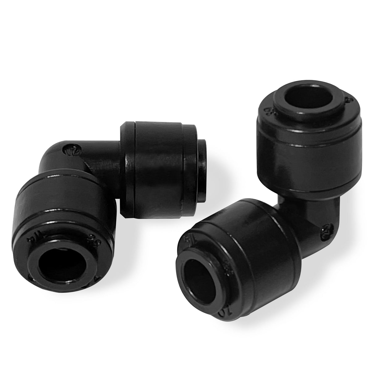 Spalolen quick-connect elbow in action for fast, leak-free irrigation setup.