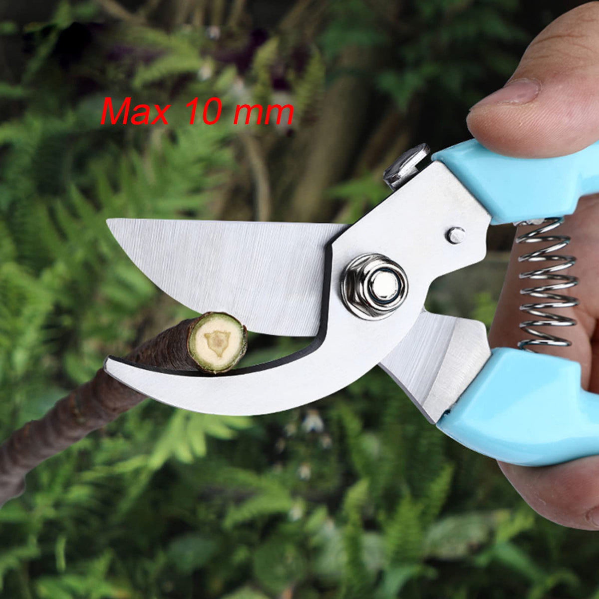 SPDTECH Curve Gardening Scissor safety lock keeps tools secure during storage