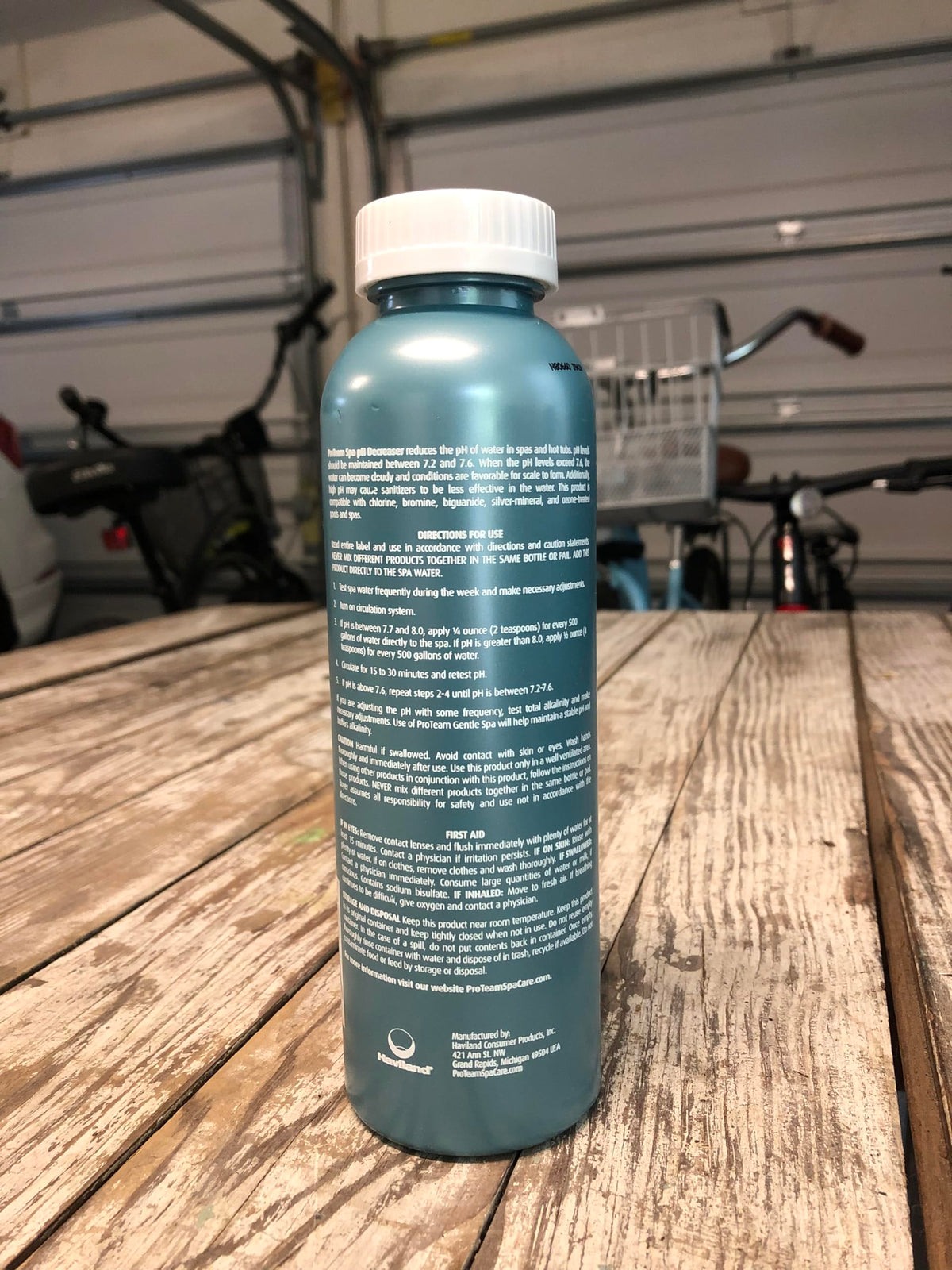 SplashWiz pH control prevents scale buildup on tub surfaces