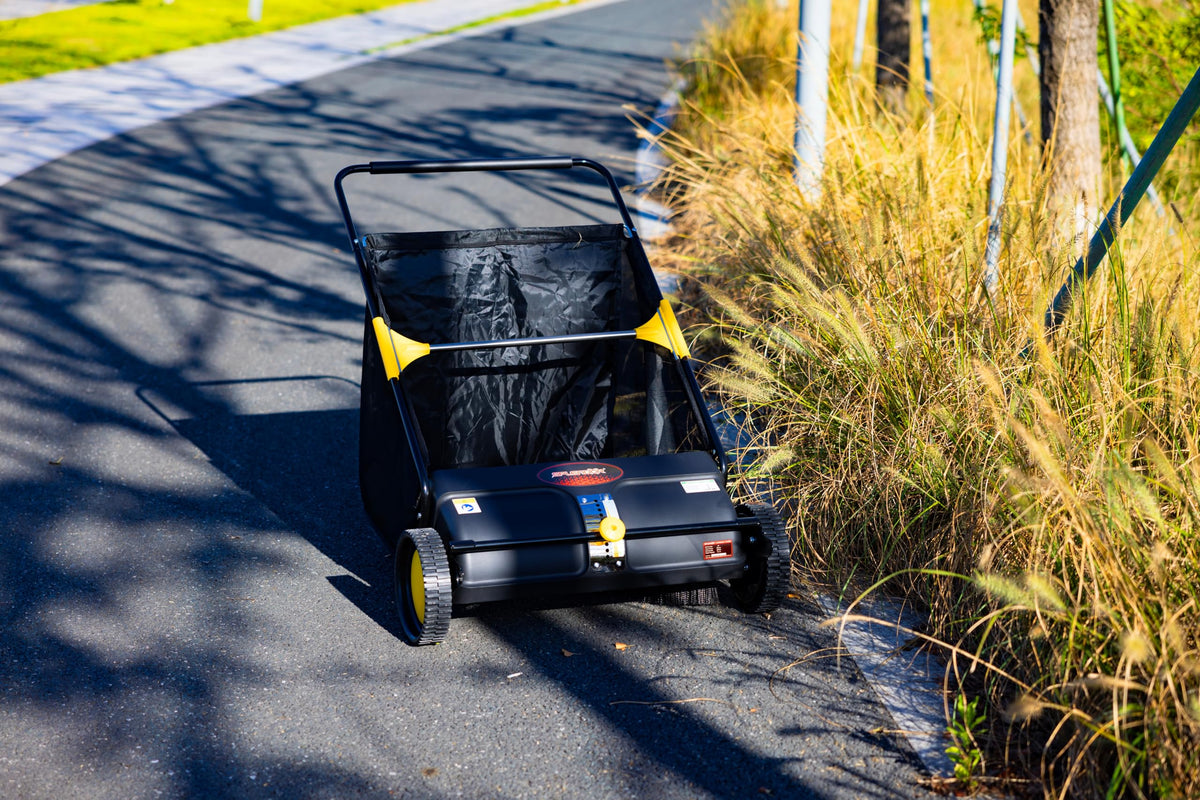 SPLENDOR LS-650A2 26-inch brush ready for debris collection.