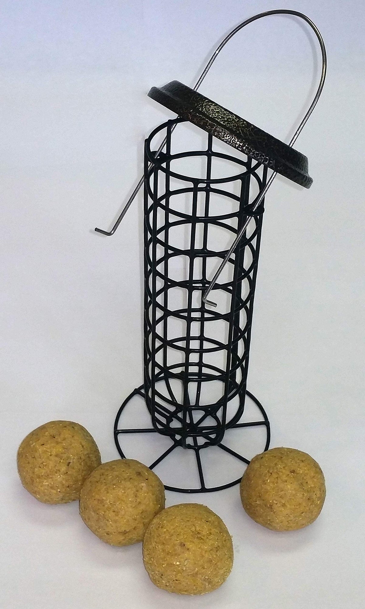ST. ALBANS BAY SUET PLUS four peanut blend balls provide steady nourishment for backyard birds.