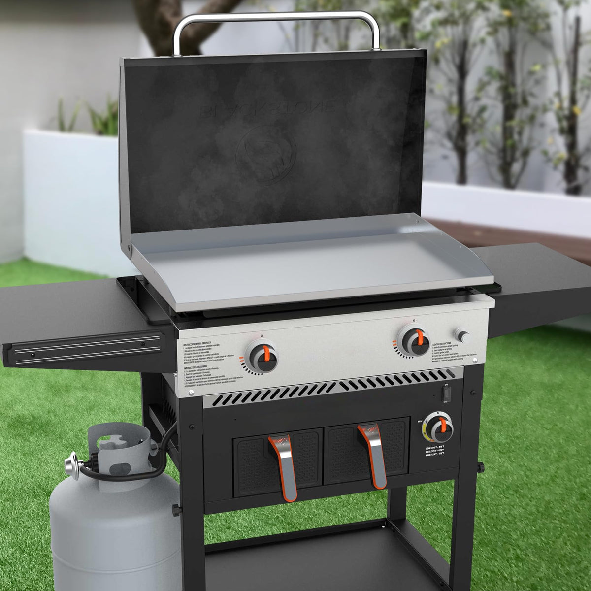 Stanbroil stainless surface easy to clean after sausages, eggs, or vegetables.