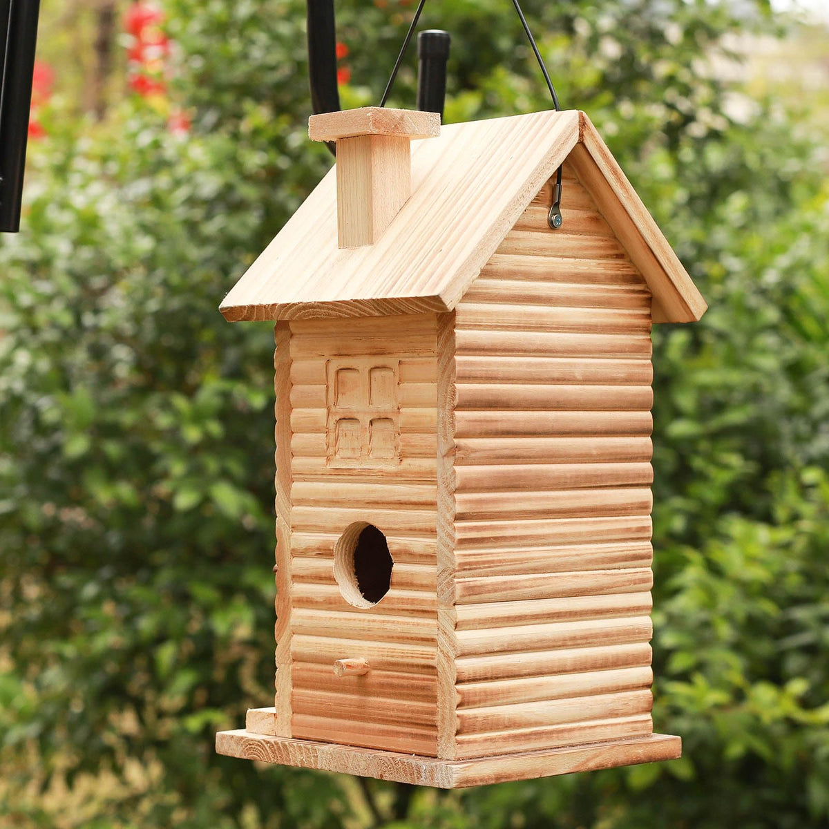 STARSWR bird house cleaning door enables simple maintenance and quick refresh.