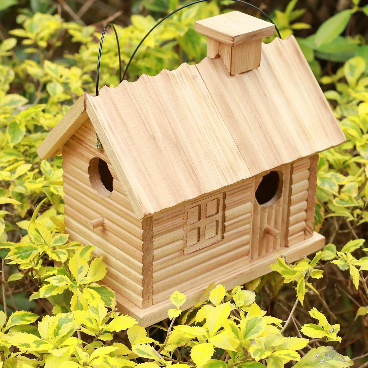 STARSWR 2-room hanging bird house supports multiple small species near home.