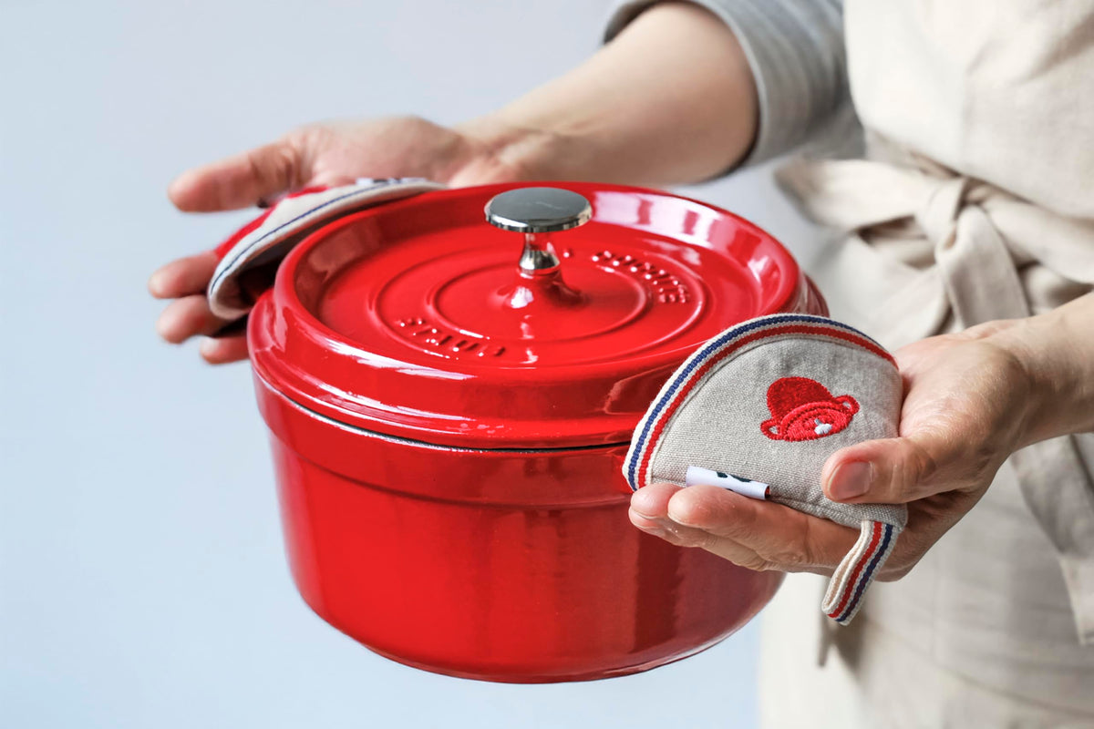 Staub knob mittens gift idea for everyday kitchen moments