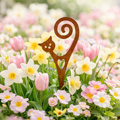 STEELDECO cat garden stake with rust-resistant finish brightens garden pots.