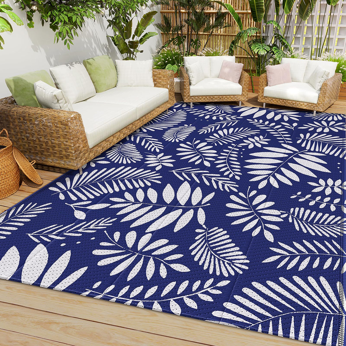 StepRite outdoor rug 4x6 white blue, waterproof for patios and decks.