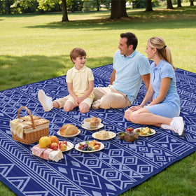 StepTastic reversible rug, plastic straw weave, two blue-white looks
