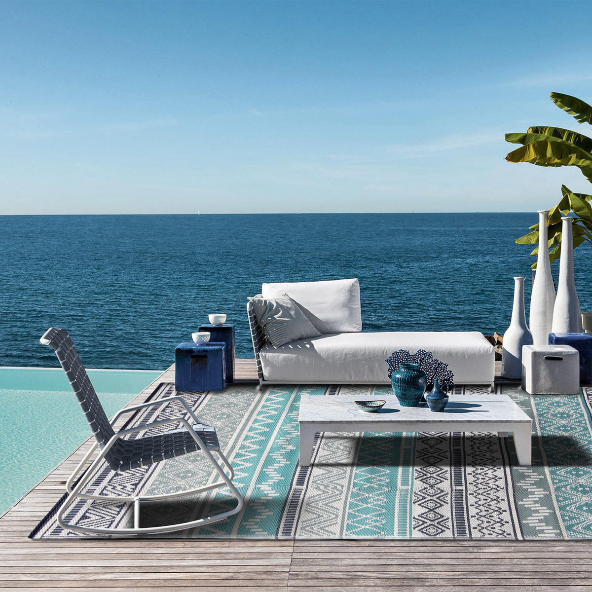 Strickland Home stain-resistant outdoor carpet, easy to rinse and quick-drying.