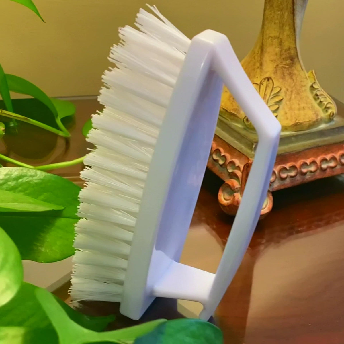 Sturdy King scrub brush heat-resistant and dishwasher-safe