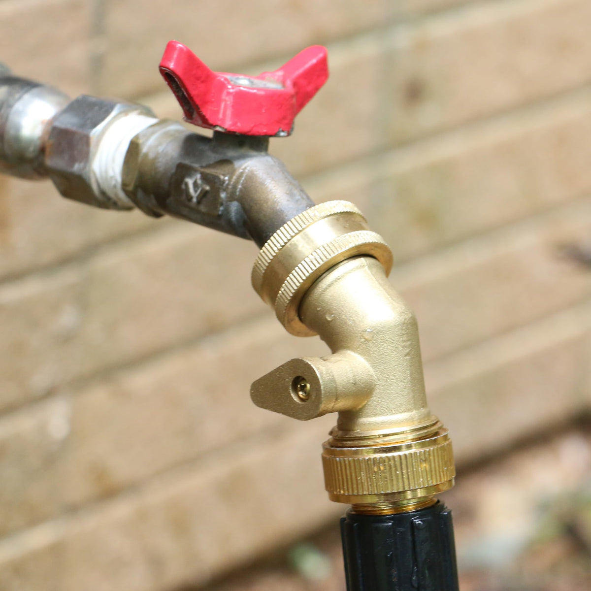 STYDDI brass elbow washers included ensure a watertight seal.
