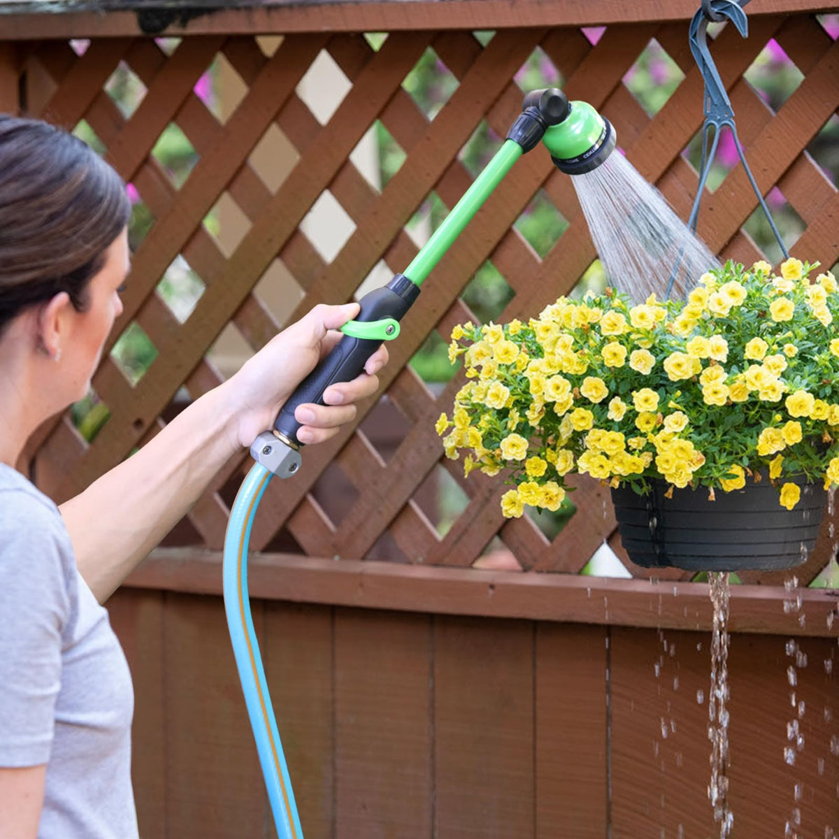 STYDDI wand features thumb-controlled on/off for easy watering