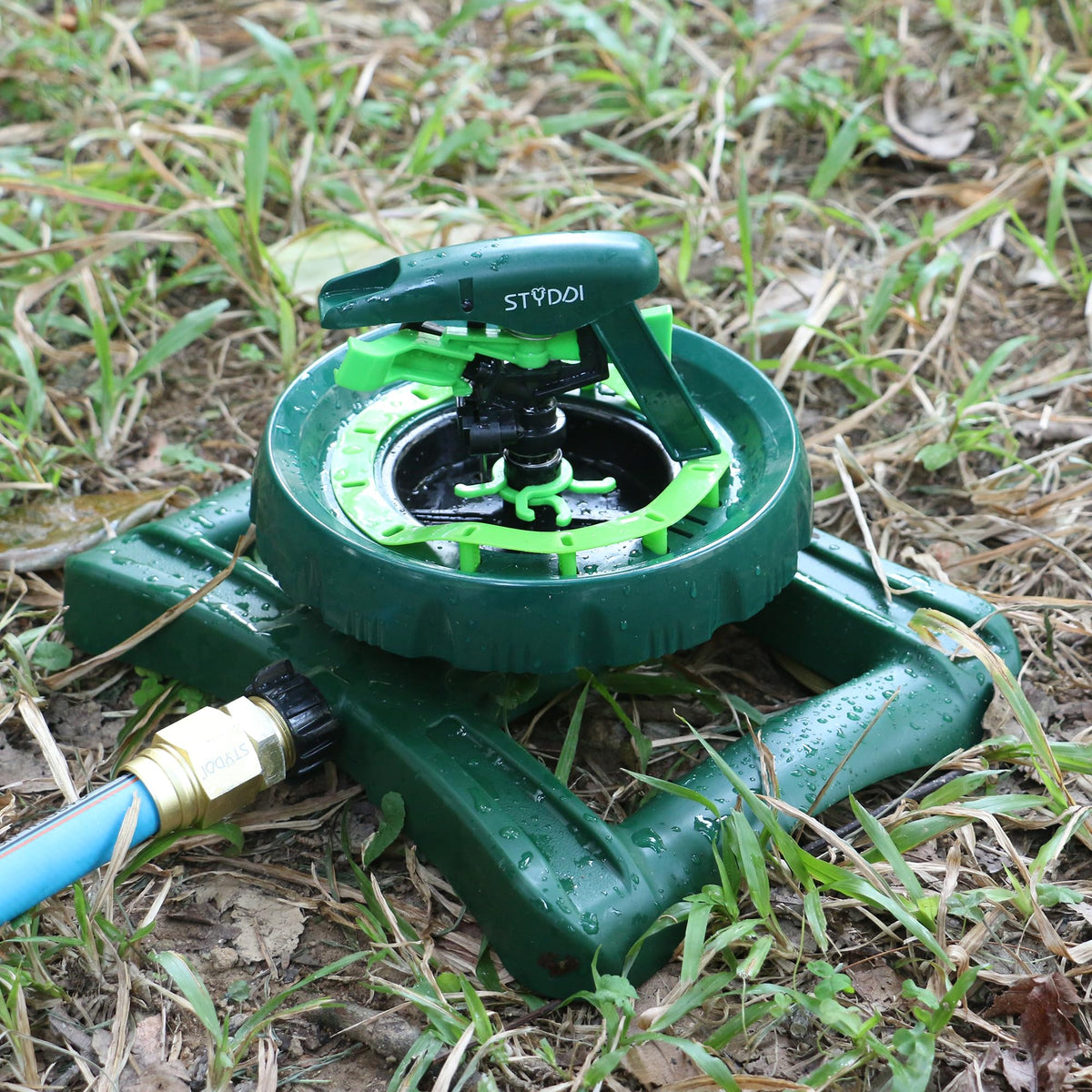 STYDDI Pattern Impulse Sprinkler uses three-quarter-inch thread for series linking.