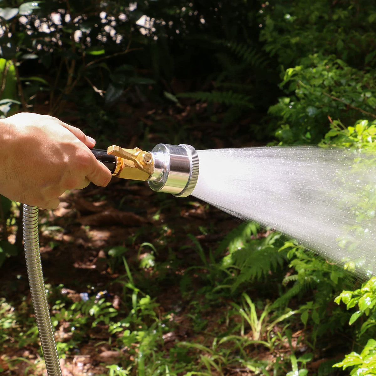 STYDDI weatherproof brass valve stands up to rain and sun for durable use.