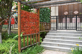 Sumery leaves are polyethylene, sunlight and water resistant for year-round look.