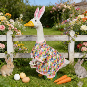 Sumetamii goose photo backdrop option for indoor or outdoor holiday displays.