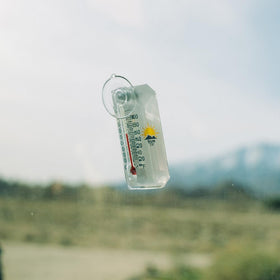 Sun Company Stickler dual-scale readout displays Fahrenheit and Celsius