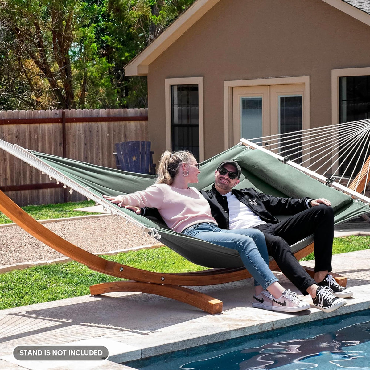 SUNCREAT double hammock soft pillow provides head comfort during rest.