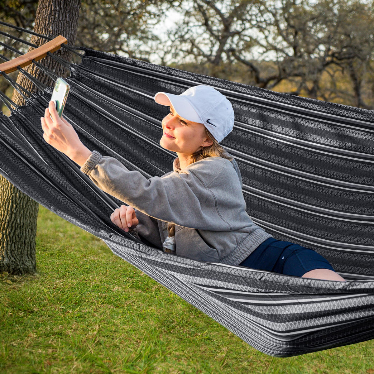 Suncreat Hammock supports up to 450 lbs for sturdy lounging