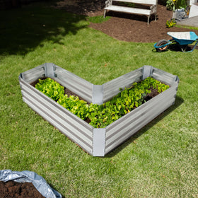 Sunnydaze weather-resistant bed maintains form through changing seasons