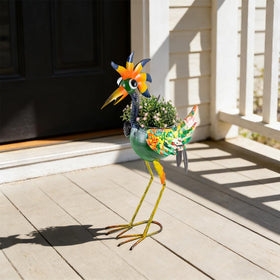 SunnyGarden ready-to-gift outdoor decor enhances porches or entryways.