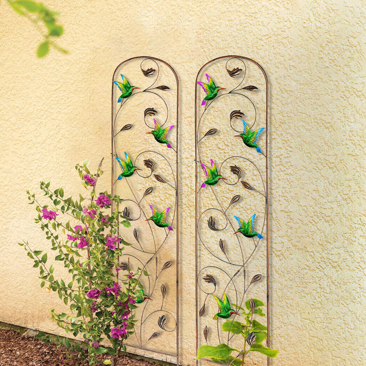 SUNNYPARK two-panel design can stand freely or lean against a corner.