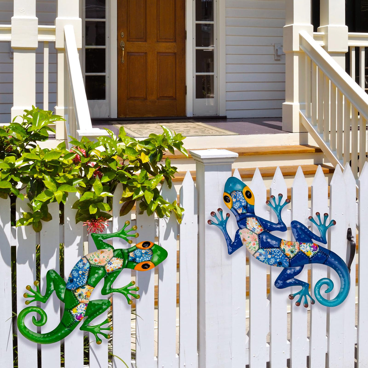 SUNREEK gecko metal ornament enhances garden or patio decor