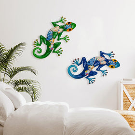 SUNREEK gecko wall art adds a distinctive patio focal point
