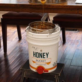 SunVara food-grade PP bucket preserves honey purity during handling
