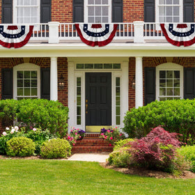 SUNYAO porch decoration for Independence Day creates inviting, festive ambiance.