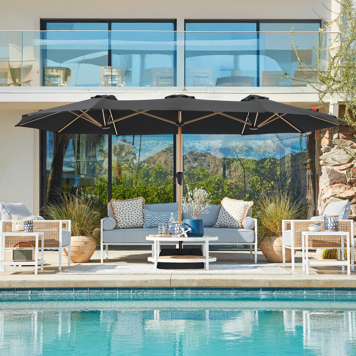 SUPERJARE deck-backyard setup suits poolside gatherings.