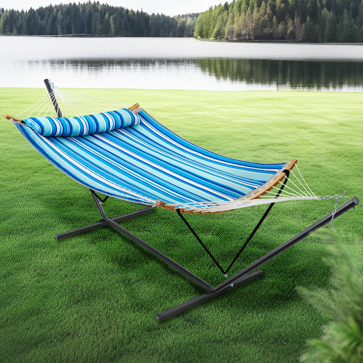 A 2-person setup on the SUPERJARE hammock for shared lounging.