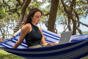 SUPERJARE hammock detachable pillow closeup offers added neck comfort.