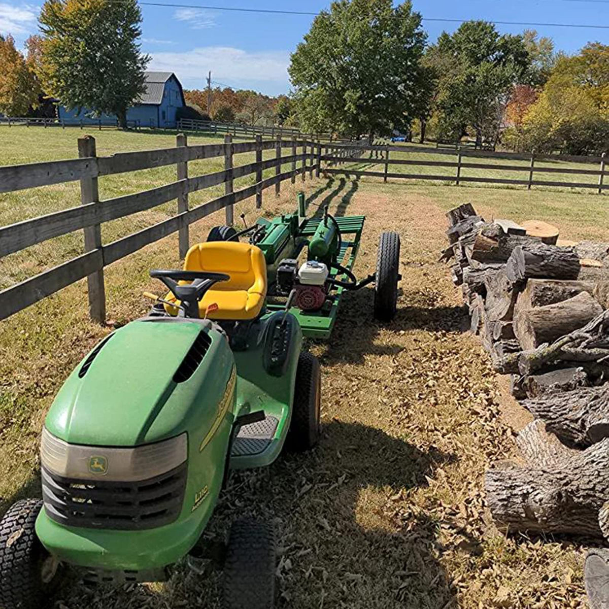 Superunner lawn mower hitch universal-fit label indicates broad compatibility with major brands, including John Deere, Cub Cadet, Husqvarna.