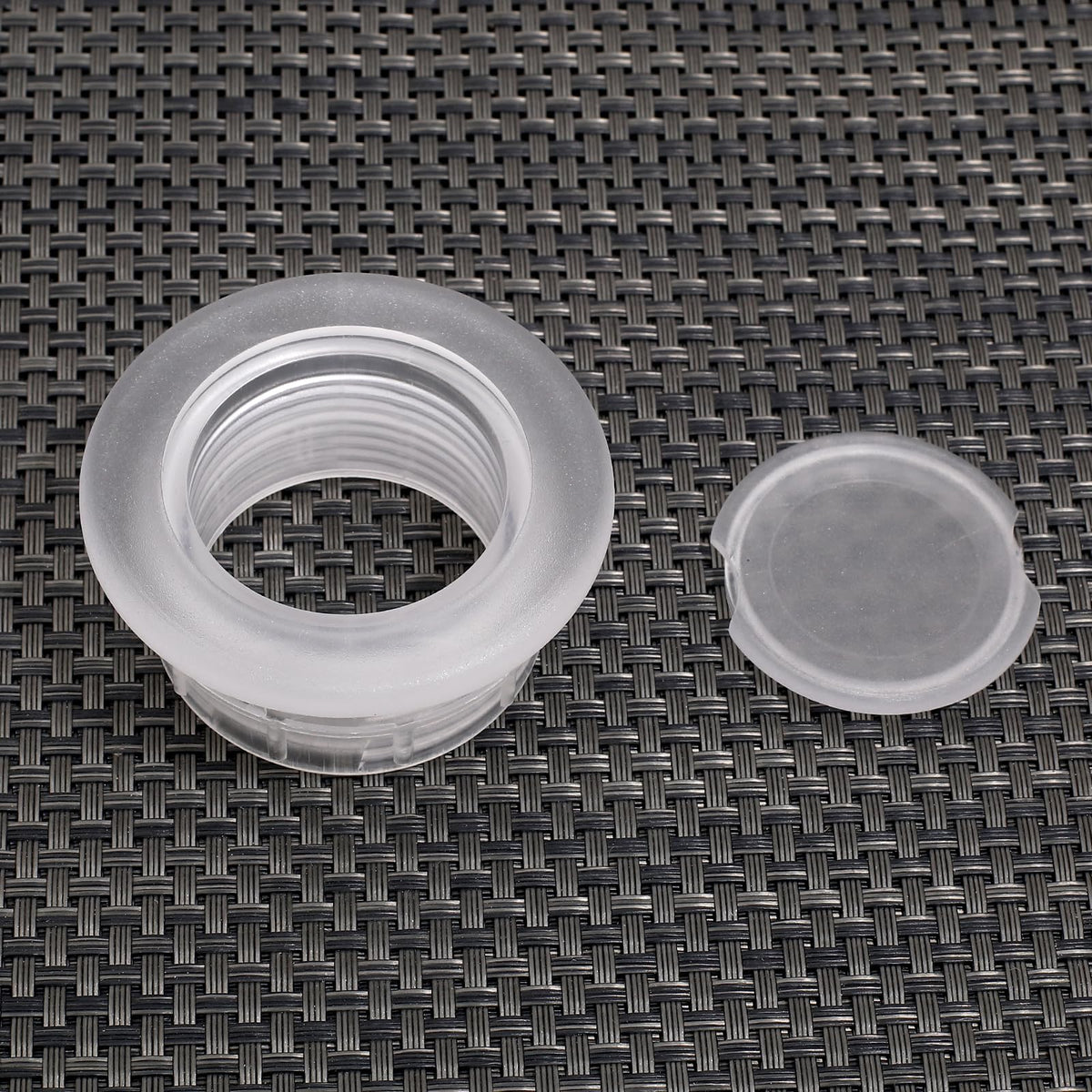 SUQ I OME durable PVC ring designed for outdoor table use