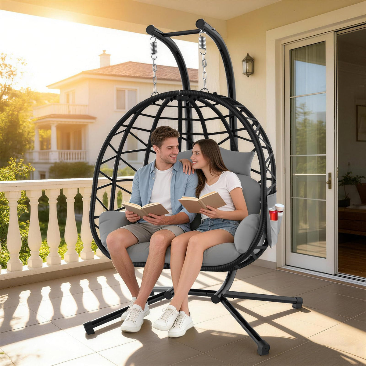 Suteck two person relaxation setup on patio