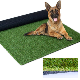 SUWUYUE artificial grass close-up texture showing realistic blades for pet-friendly spaces.