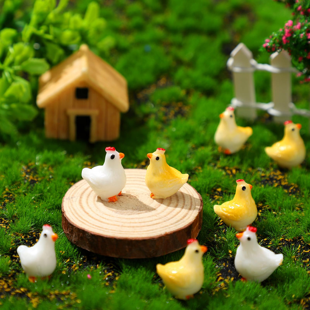 Suzile chickens for moss gardens and miniature landscapes.