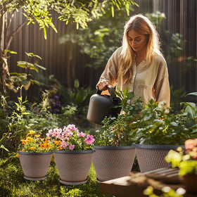 Svxtoby UV and weather resistant planter ideal for all seasons.