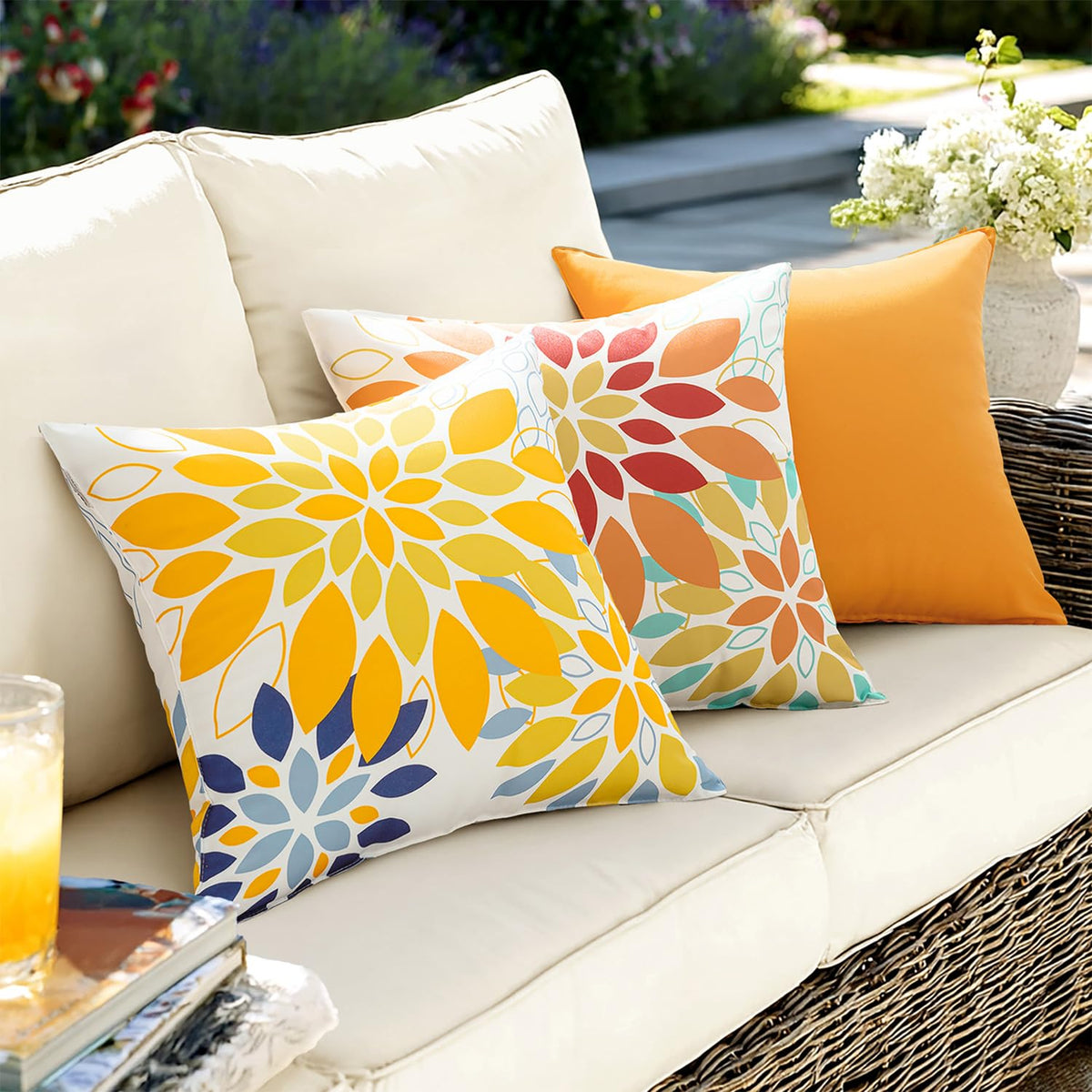 SWANCOCO waterproof fabric pillow cover protects cushions from rain and sun.
