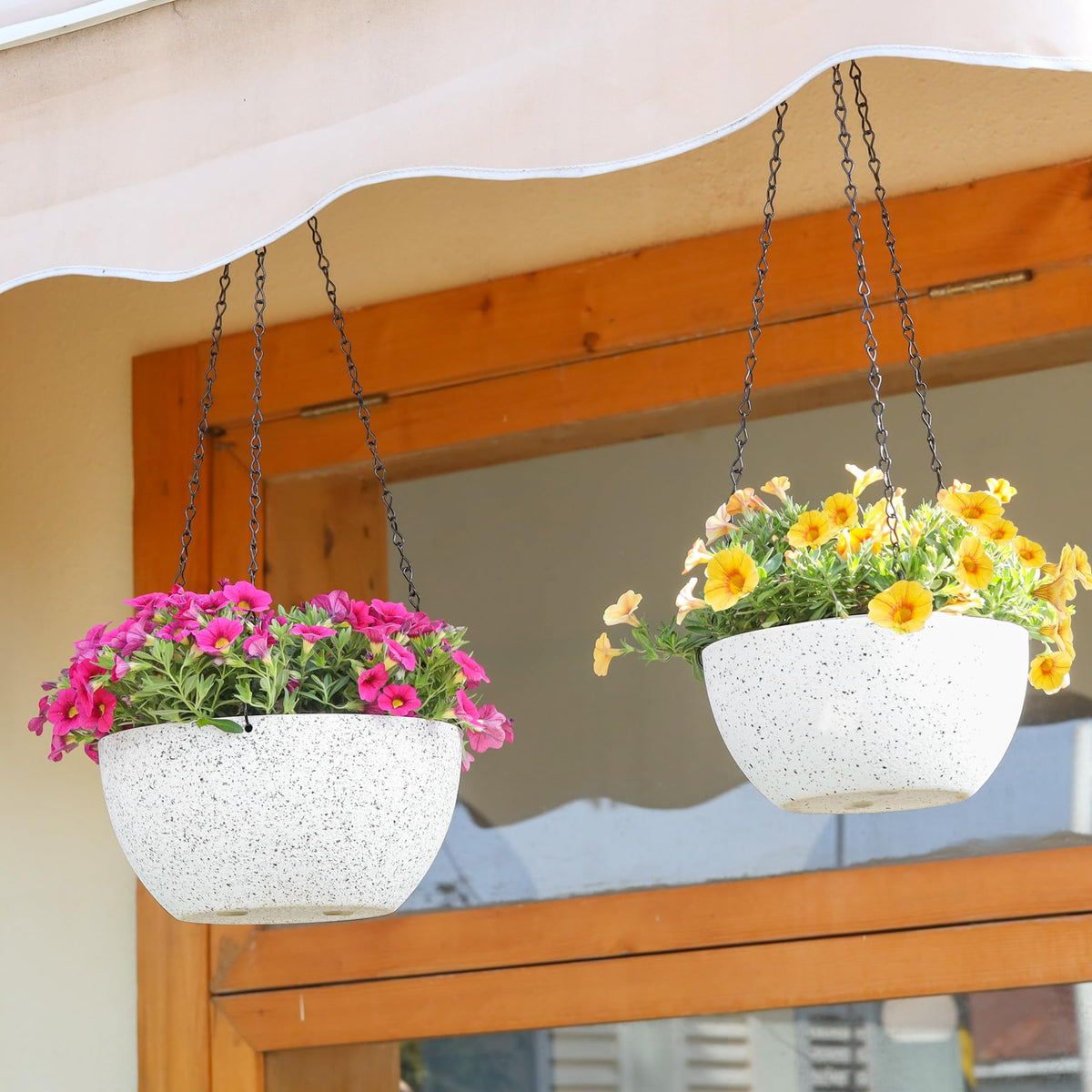 T4U 8-inch planter with removable plugs, easy cleaning.