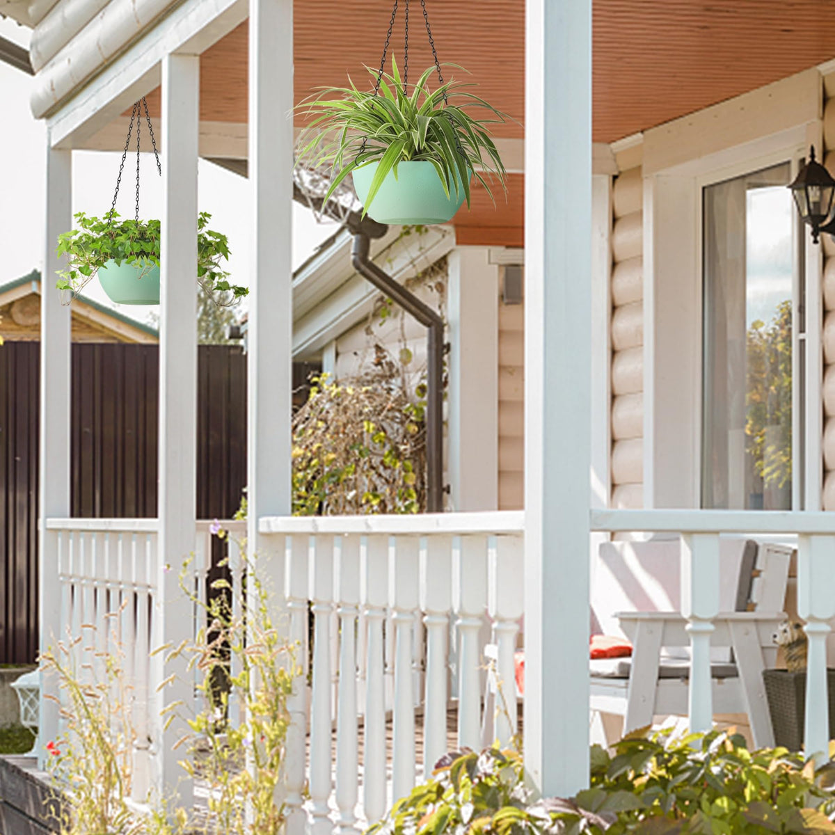 T4U 2-in-1 planter can hang or sit on a table for flexibility.