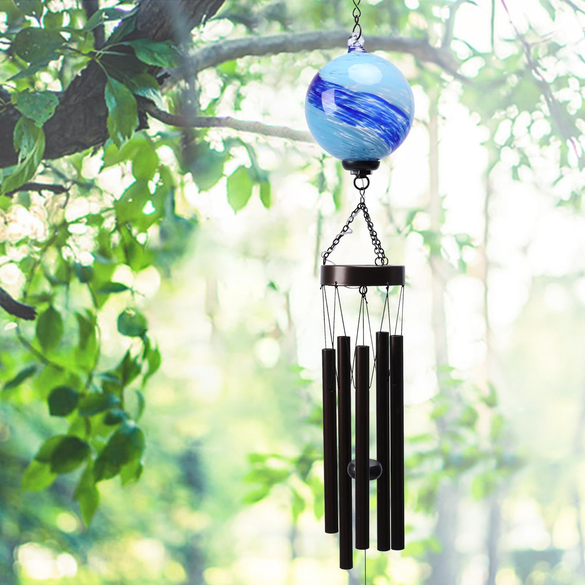 Taman wind chime memorial design enhances garden memory