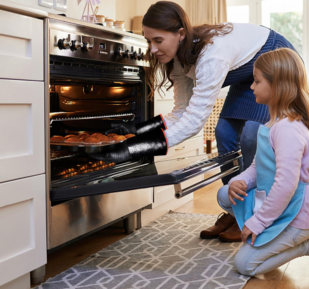 TANSYAN waterproof neoprene coating resists water, oil, and stains during cooking.