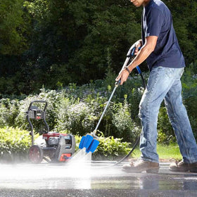 TasuoX quadruple jet cleaning a vehicle during a wash