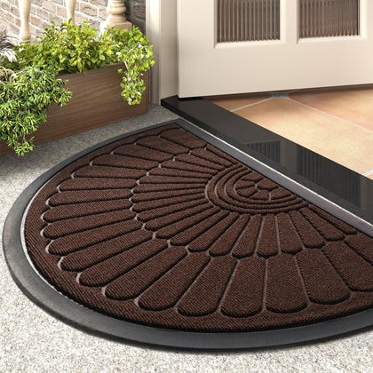 tchdio semi-circular door mat captures water and dirt at the entry