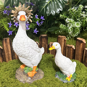 Teaeeno vintage duck home decor enhances garden aesthetics with character.