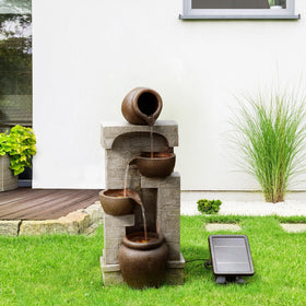 Teamson Home gentle glow helps create a relaxing garden ambience after sunset.